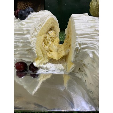 Raub's Mao Shan Wang Durian Log Cake